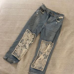 Carmar / baggy jeans with lace detail